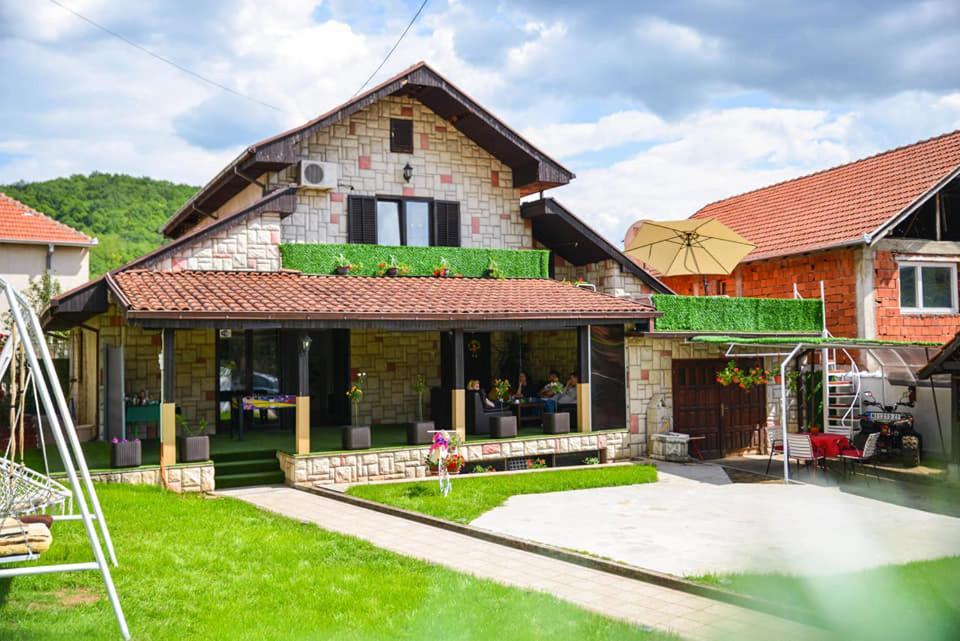 Apartman Domacinstvo La Vie Na Selu Hotel Niska Banja Exterior foto